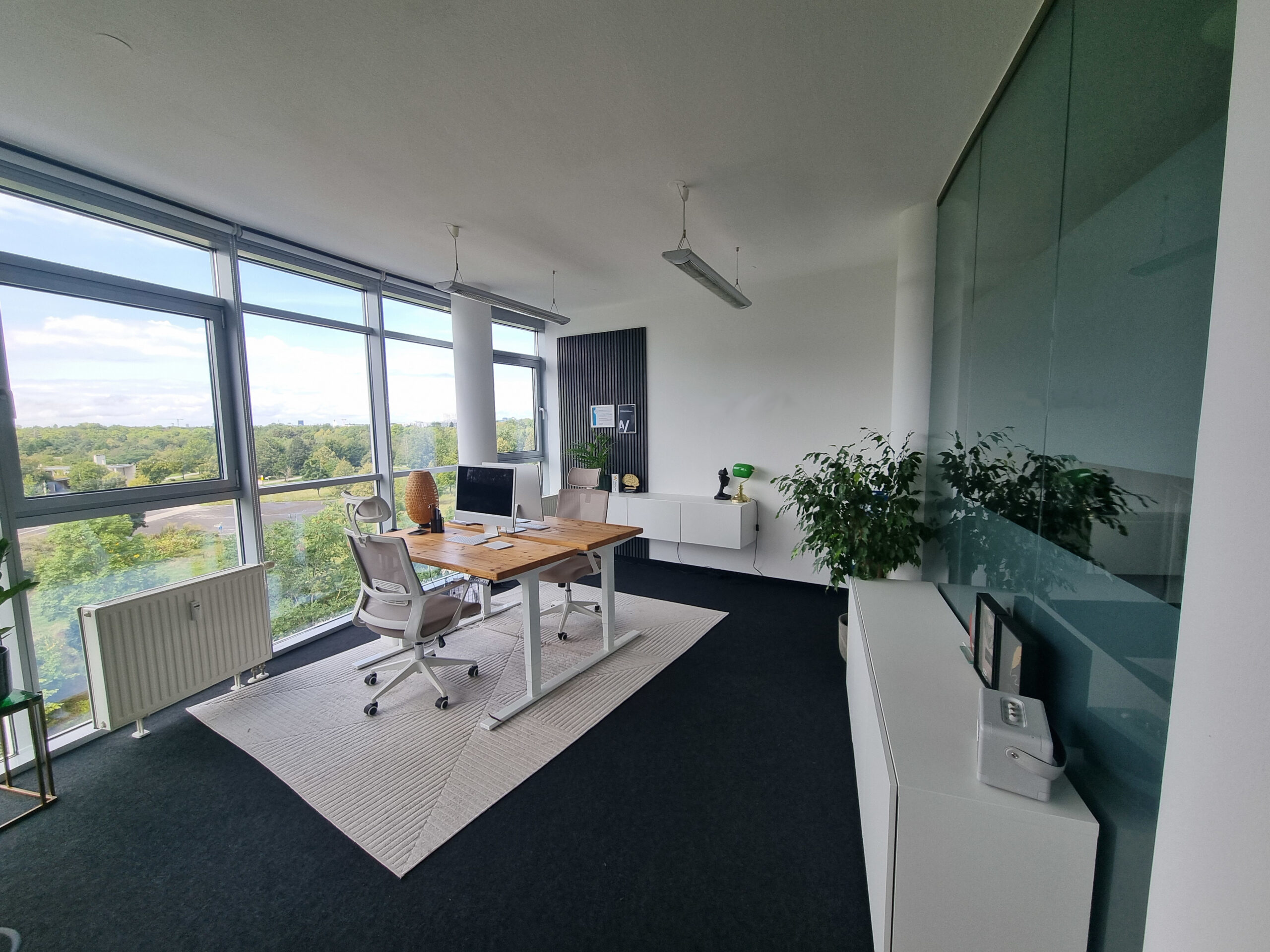 „THE VIEW“: Helles großes Büro im SHARED OFFICE Bereich — Bürofläche im THE VIEW Campus, Ottobrunn