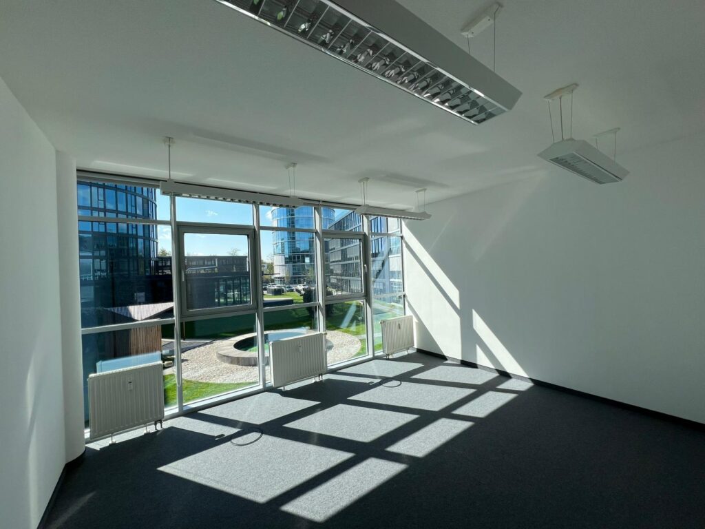 Office 1 / 1. OG
